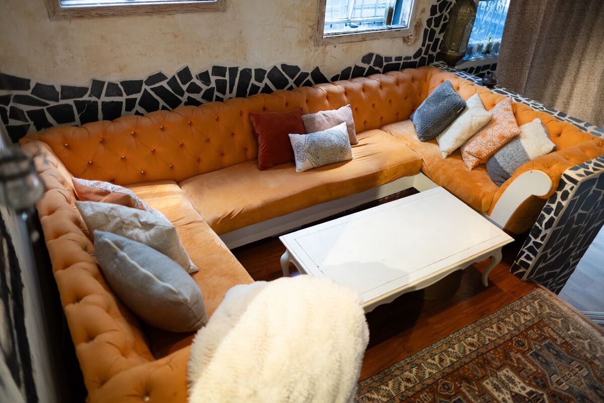The lounge at Tantara with its velvet sofa